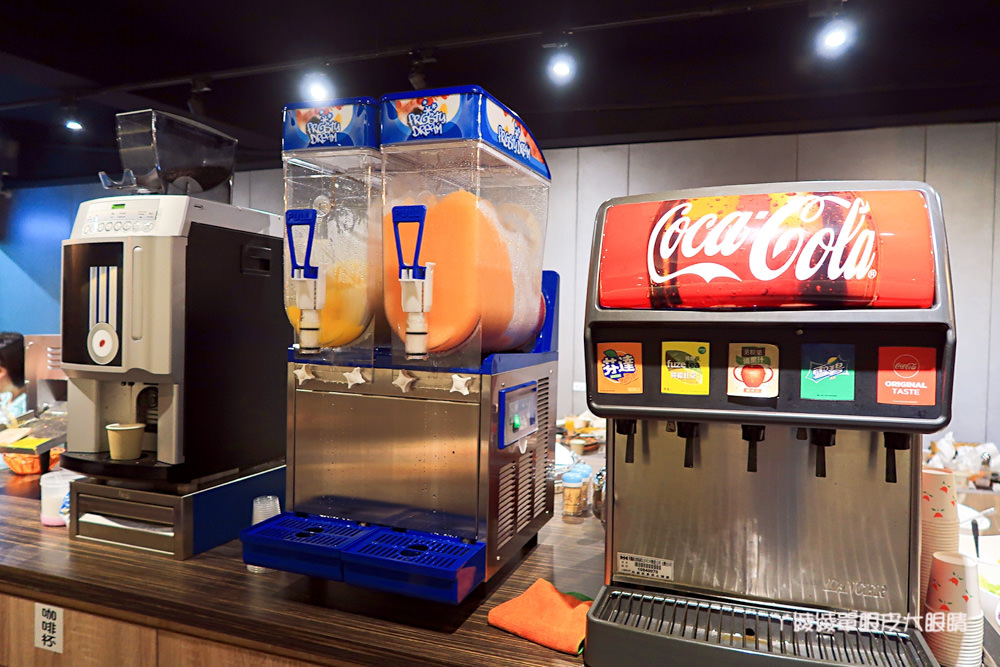 新莊平價牛排推薦,鮮牛排新開幕囉!有夠厚牛排、沙拉自助吧無限供應、現磨咖啡