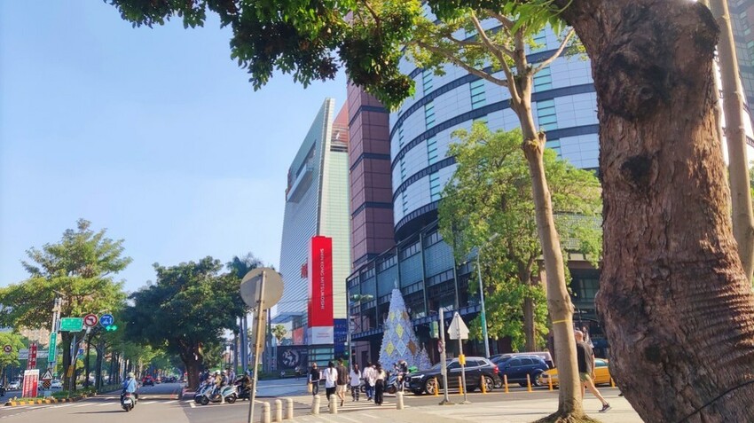 台中住宿 ｜台中逢甲25行館 Taichung FengJia 25 Hotel  每一間都有屬於自己的陽台 輕旅行推薦1千元左右優