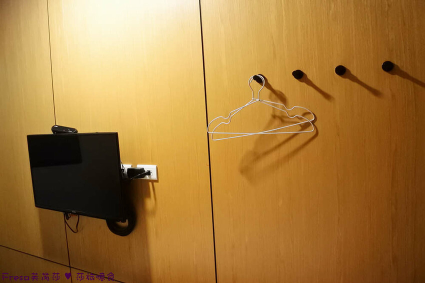 台中市西屯區台中飯店【台中逢甲25行館】住宅區內寧靜放鬆飯店氛圍.陽台房型曬曬暖陽.路口就有停車場公車站│秋紅谷│逢甲