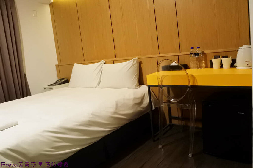 台中市西屯區台中飯店【台中逢甲25行館】住宅區內寧靜放鬆飯店氛圍.陽台房型曬曬暖陽.路口就有停車場公車站│秋紅谷│逢甲