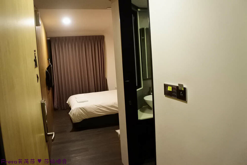 台中市西屯區台中飯店【台中逢甲25行館】住宅區內寧靜放鬆飯店氛圍.陽台房型曬曬暖陽.路口就有停車場公車站│秋紅谷│逢甲