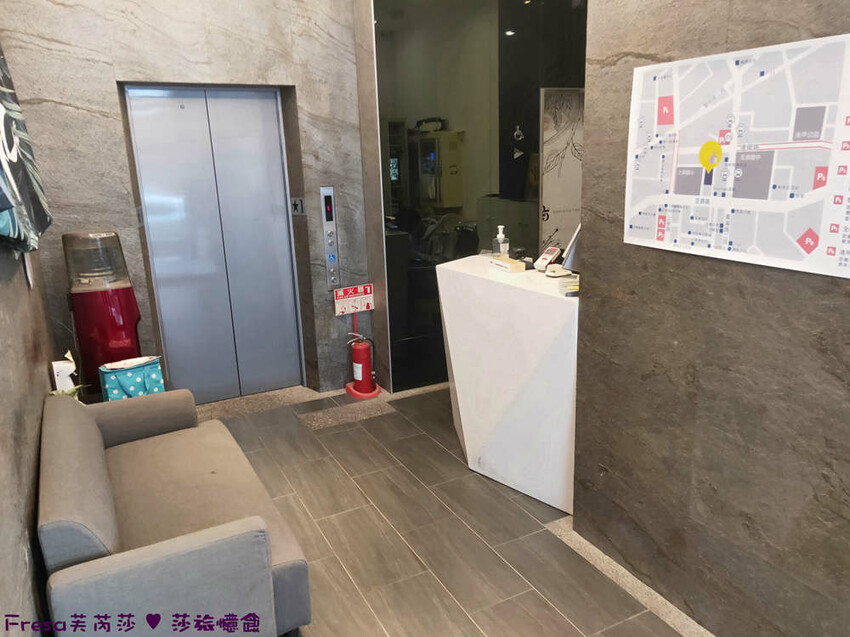 台中市西屯區台中飯店【台中逢甲25行館】住宅區內寧靜放鬆飯店氛圍.陽台房型曬曬暖陽.路口就有停車場公車站│秋紅谷│逢甲