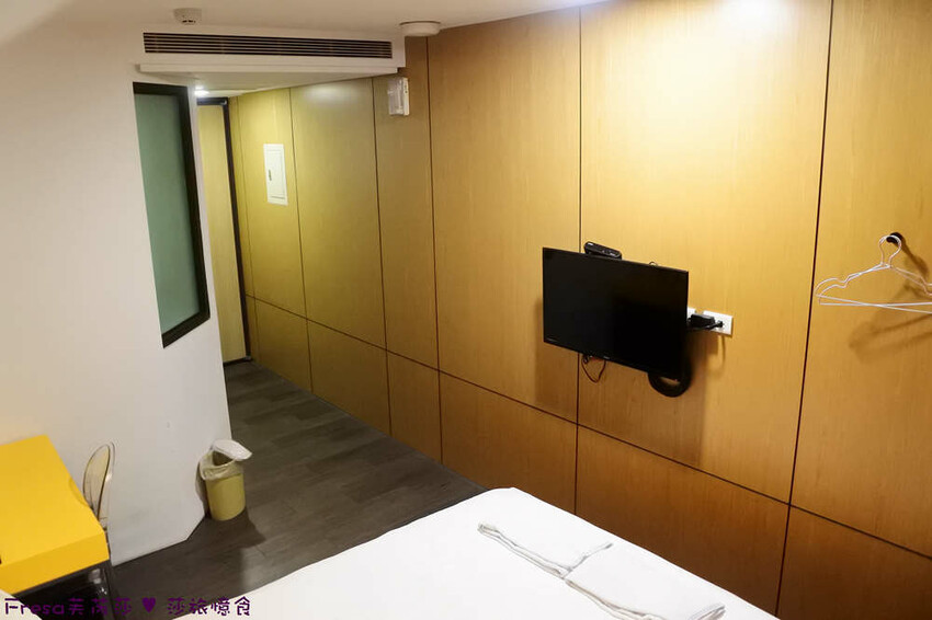 台中市西屯區台中飯店【台中逢甲25行館】住宅區內寧靜放鬆飯店氛圍.陽台房型曬曬暖陽.路口就有停車場公車站│秋紅谷│逢甲