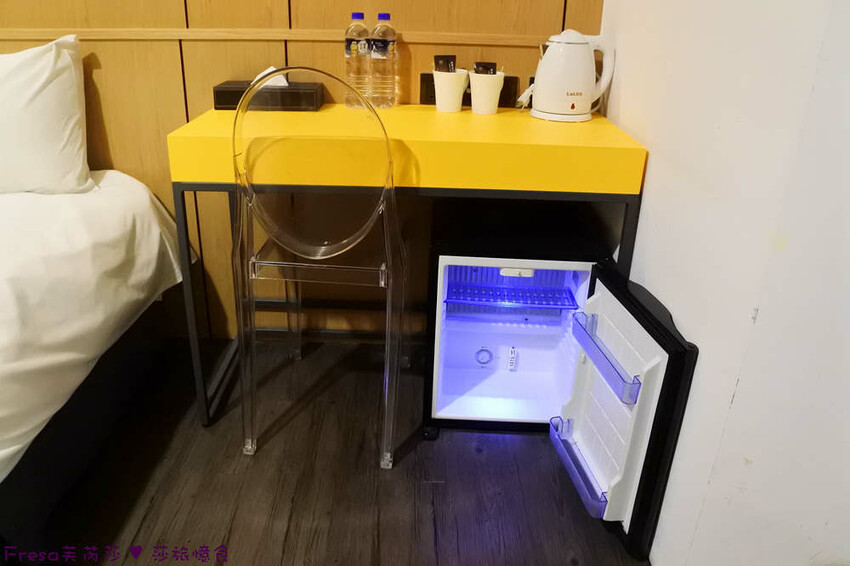 台中市西屯區台中飯店【台中逢甲25行館】住宅區內寧靜放鬆飯店氛圍.陽台房型曬曬暖陽.路口就有停車場公車站│秋紅谷│逢甲