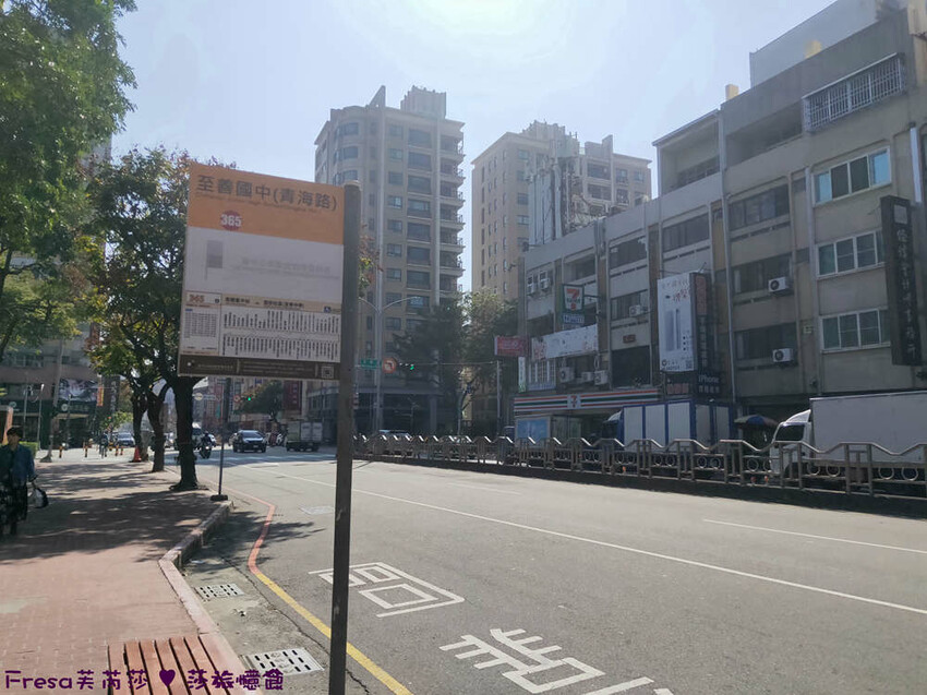 台中市西屯區台中飯店【台中逢甲25行館】住宅區內寧靜放鬆飯店氛圍.陽台房型曬曬暖陽.路口就有停車場公車站│秋紅谷│逢甲