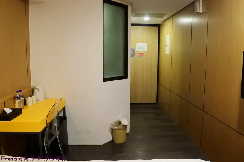 台中市西屯區台中飯店【台中逢甲25行館】住宅區內寧靜放鬆飯店氛圍.陽台房型曬曬暖陽.路口就有停車場公車站│秋紅谷│逢甲