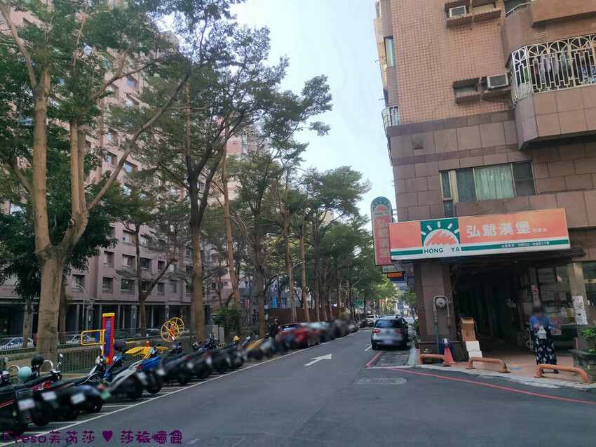 台中市西屯區台中飯店【台中逢甲25行館】住宅區內寧靜放鬆飯店氛圍.陽台房型曬曬暖陽.路口就有停車場公車站│秋紅谷│逢甲