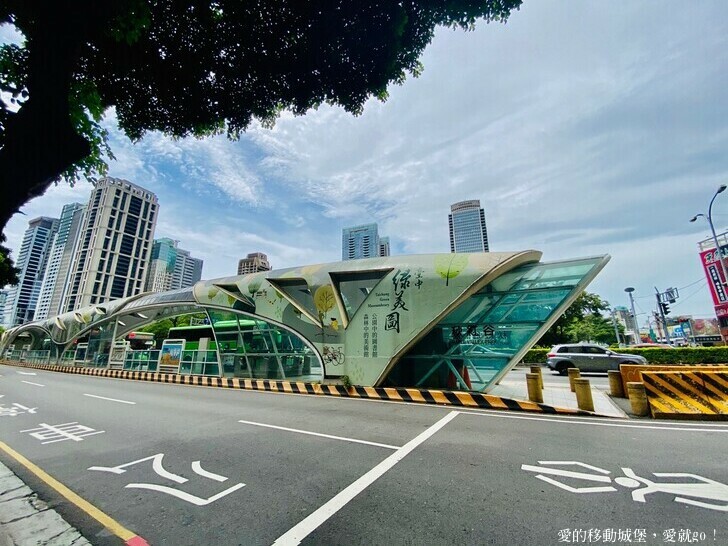 【台中住宿推薦】 逢甲25行館 就隱藏在逢甲巷弄裡 平價舒適 台中說走就走的輕旅行必選 緊鄰秋紅谷生態公園 愛就一起快樂GO !!