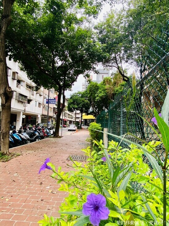 【台中住宿推薦】 逢甲25行館 就隱藏在逢甲巷弄裡 平價舒適 台中說走就走的輕旅行必選 緊鄰秋紅谷生態公園 愛就一起快樂GO !!