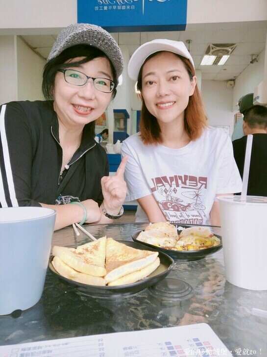 【台中住宿推薦】 逢甲25行館 就隱藏在逢甲巷弄裡 平價舒適 台中說走就走的輕旅行必選 緊鄰秋紅谷生態公園 愛就一起快樂GO !!