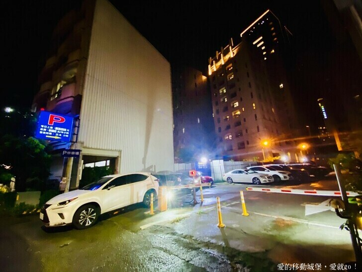 【台中住宿推薦】 逢甲25行館 就隱藏在逢甲巷弄裡 平價舒適 台中說走就走的輕旅行必選 緊鄰秋紅谷生態公園 愛就一起快樂GO !!