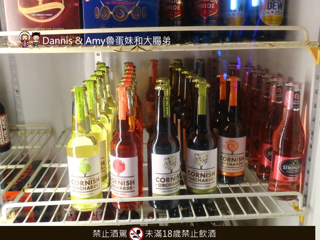 《新竹美食》聚品窩 Cafe & Bar。精釀啤酒搭配燒烤及創意招牌熱炒。反差萌文青風適合三五好友小酌 ︱巨城附近（影片）