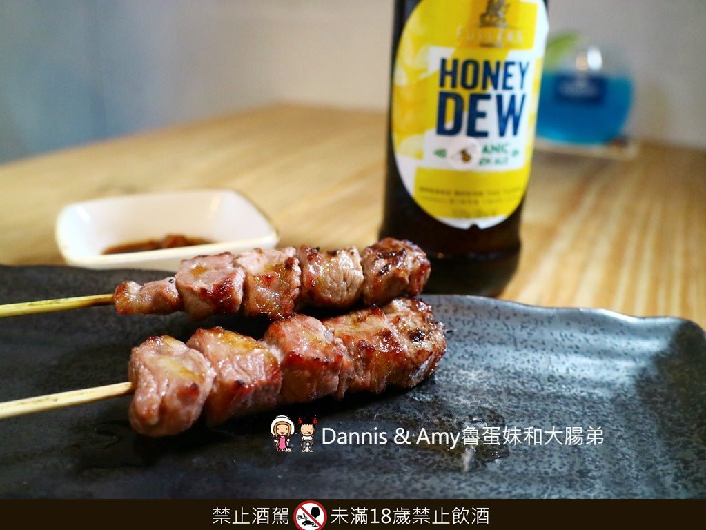 《新竹美食》聚品窩 Cafe & Bar。精釀啤酒搭配燒烤及創意招牌熱炒。反差萌文青風適合三五好友小酌 ︱巨城附近（影片）