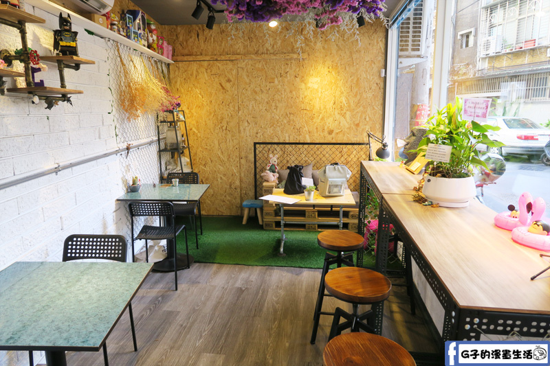 板橋 3PM 熱壓吐司專賣 店內座位不多 無廁所