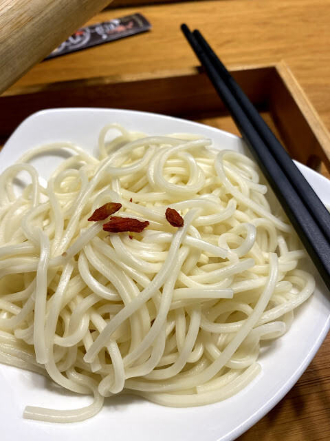 城裡的小月光(單身雞湯) @ 高雄前金區，主打一個人都可以喝的燉雞湯