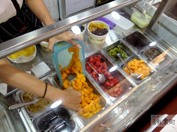 【桃園蘆竹美食】天下奇冰 Icever：南崁新開幕質感冰店，大理石風格超好拍；人氣水果冰品推薦，特色優格水果撈必點