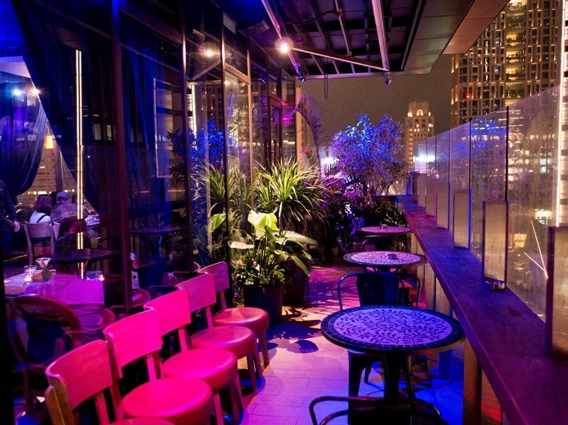 【台北信義ATT】Thaï.J Night夜場現場音樂酒吧，森林系花園環境網美超好拍，泰式料理餐酒