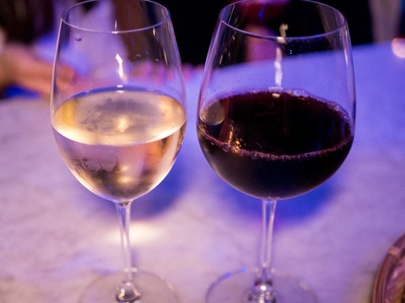 【台北信義ATT】Thaï.J Night夜場現場音樂酒吧，森林系花園環境網美超好拍，泰式料理餐酒