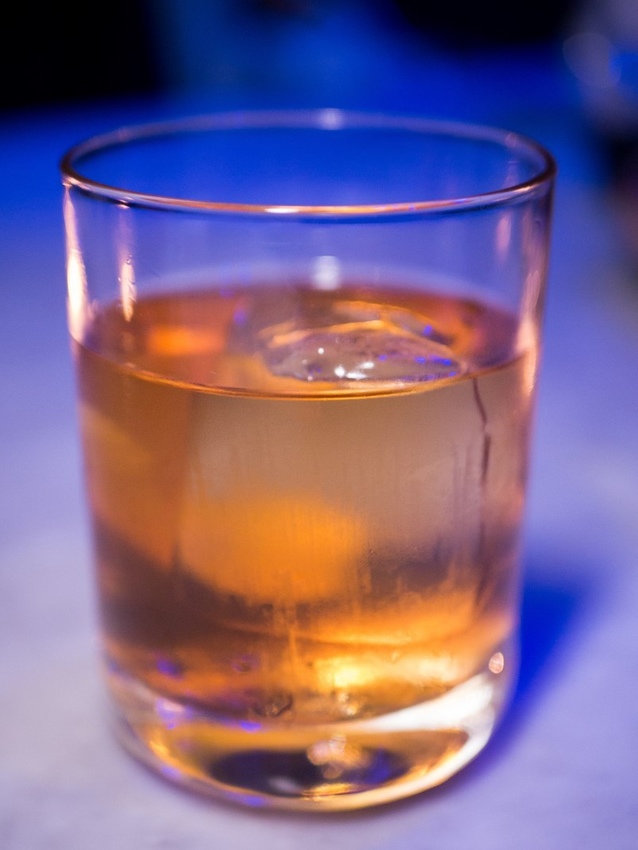 【台北信義ATT】Thaï.J Night夜場現場音樂酒吧，森林系花園環境網美超好拍，泰式料理餐酒