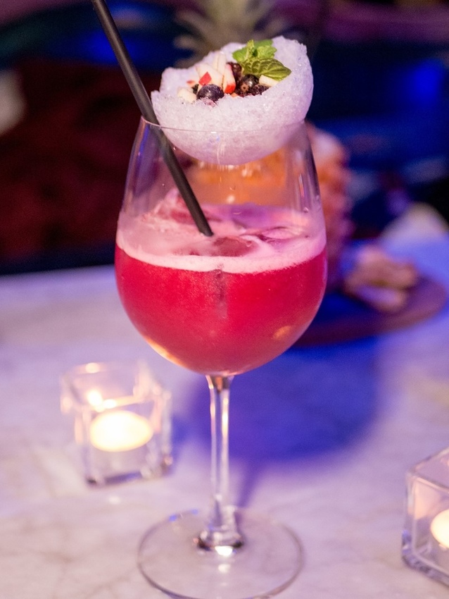 【台北信義ATT】Thaï.J Night夜場現場音樂酒吧，森林系花園環境網美超好拍，泰式料理餐酒