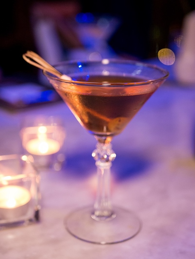 【台北信義ATT】Thaï.J Night夜場現場音樂酒吧，森林系花園環境網美超好拍，泰式料理餐酒