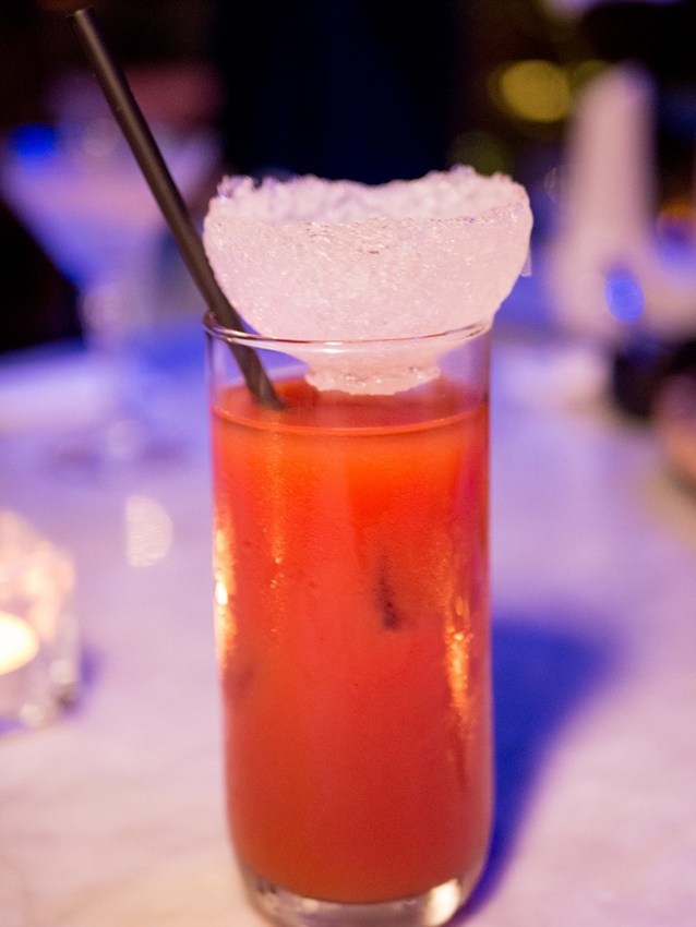 【台北信義ATT】Thaï.J Night夜場現場音樂酒吧，森林系花園環境網美超好拍，泰式料理餐酒