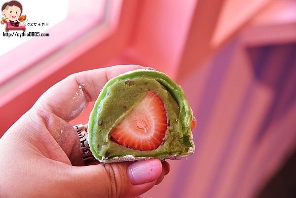 桃園平鎮美食-大瑋叔叔手作大福-巷弄裡面的粉紅小屋，薄皮大福內餡超飽滿，準備攻陷IG @民宿女王芽月-美食.旅遊.全台趴趴走