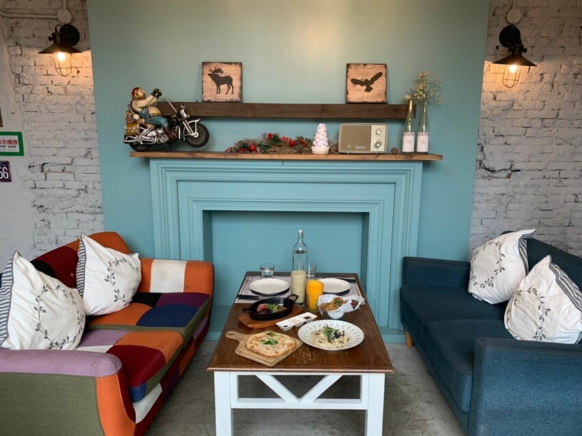 陽明山寵物友善餐廳｜Brick Yard 33 1/3 美軍俱樂部餐廳 台北小美國 戶外水池超chill ！