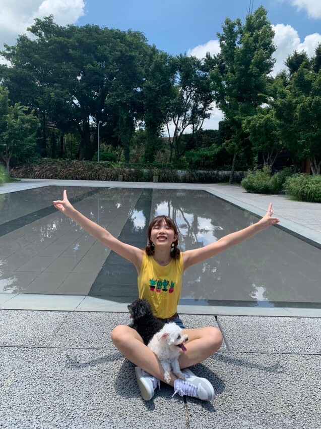 陽明山寵物友善餐廳｜Brick Yard 33 1/3 美軍俱樂部餐廳 台北小美國 戶外水池超chill ！