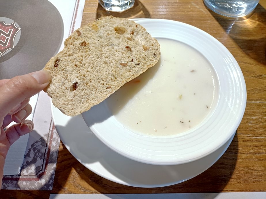 陽明山美食首選！ BRICK YARD 33 1/3，佔地寬敞景觀餐廳，正餐下午茶一次滿足！