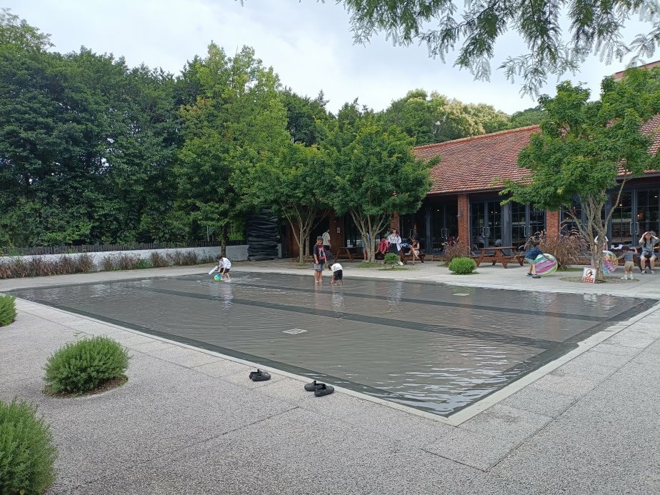 陽明山美食首選！ BRICK YARD 33 1/3，佔地寬敞景觀餐廳，正餐下午茶一次滿足！