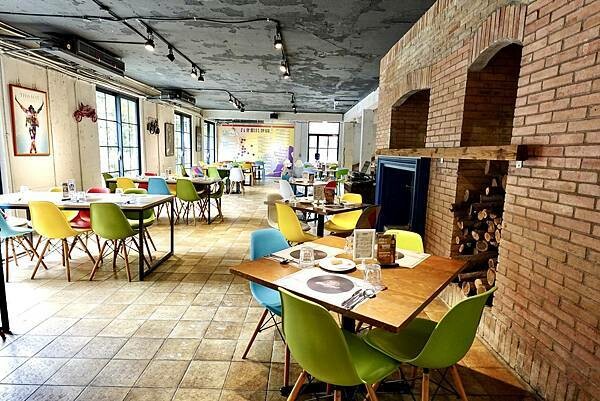 Brick Yard 33 1/3美軍俱樂部