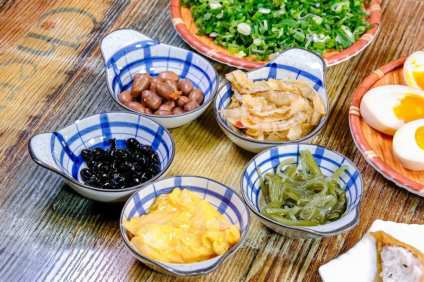 山禾堂拉麵吃到飽，滿滿叉燒糖心蛋拉麵，叉燒、炸雞、小菜配料任你點，不用起身吃飽吃滿有夠嗨！