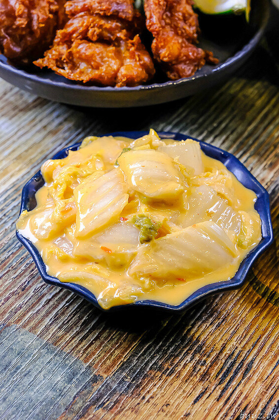 黑嚕嚕海陸拉麵，山禾堂人氣拉麵推新口味，日式叉燒肉吃到飽，淡麗鹽味叉燒雞肉雙主菜！