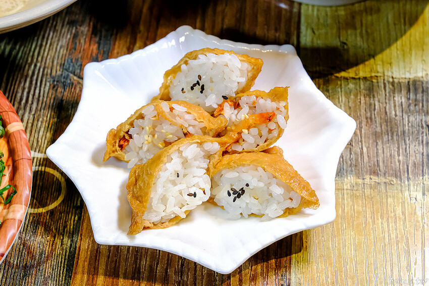 山禾堂拉麵吃到飽，滿滿叉燒糖心蛋拉麵，叉燒、炸雞、小菜配料任你點，不用起身吃飽吃滿有夠嗨！