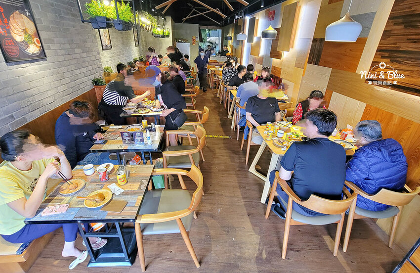 台中首家拉麵吃到飽，叉燒、糖心蛋、10多樣炸物小菜通通吃到飽