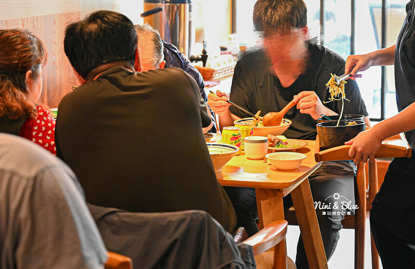 台中首家拉麵吃到飽，叉燒、糖心蛋、10多樣炸物小菜通通吃到飽