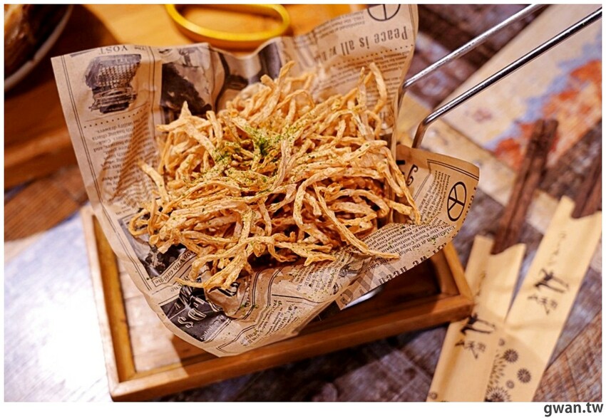 台中首見日本千葉樹幹拉麵,重達3斤光看就飽了,還能免費加麵加湯!