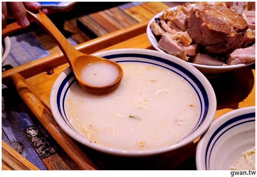 台中首見日本千葉樹幹拉麵,重達3斤光看就飽了,還能免費加麵加湯!