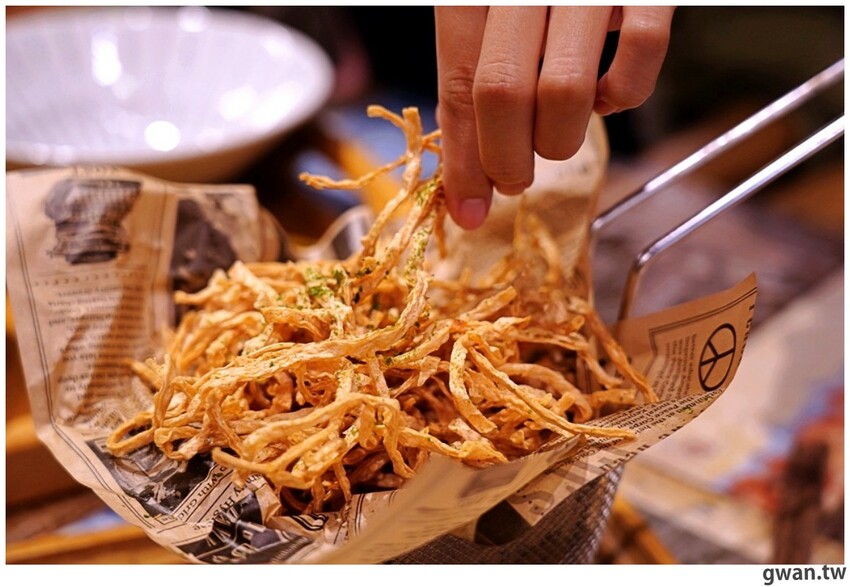 台中首見日本千葉樹幹拉麵,重達3斤光看就飽了,還能免費加麵加湯!