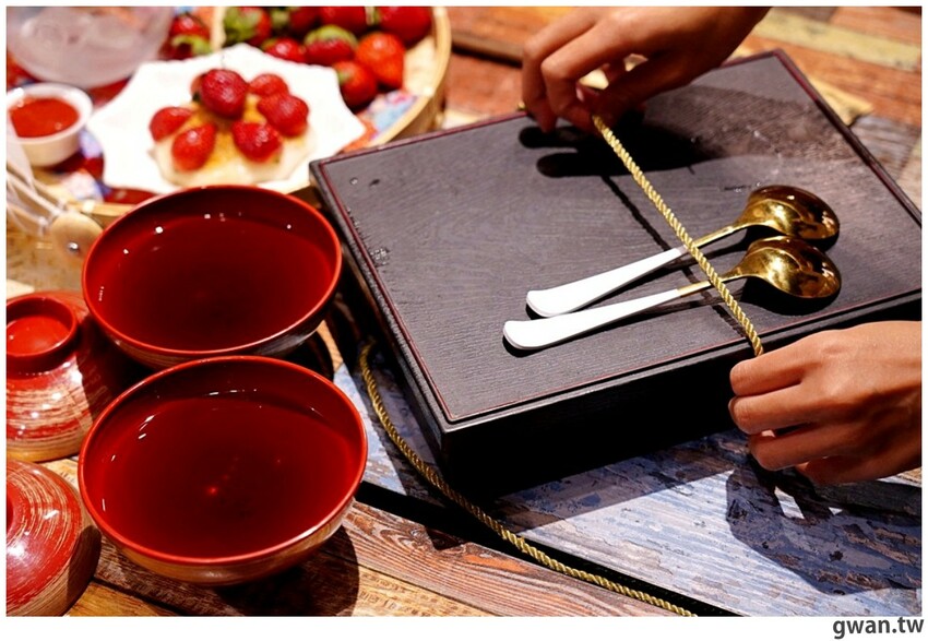 台中首見日本千葉樹幹拉麵,重達3斤光看就飽了,還能免費加麵加湯!