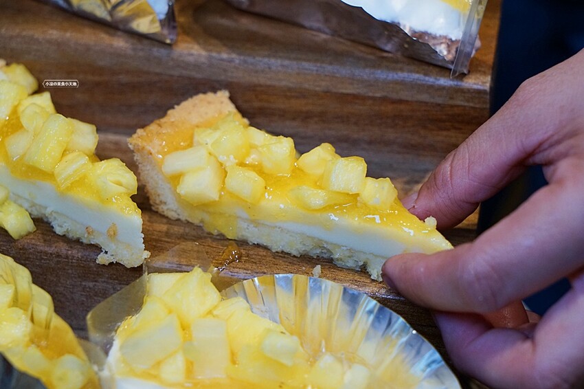 台中超狂拉麵+浮誇關廟鳳梨吃到飽只要399元，光嗑整顆關廟鳳梨、鳳梨啤酒就回本，再爽嗑40道以上食材！！