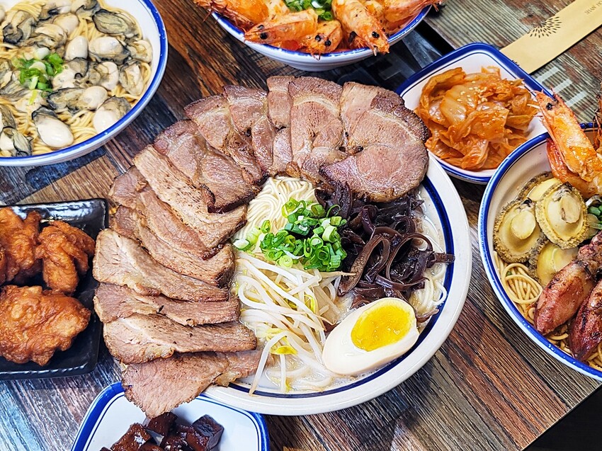 海鮮控要暴動了!!台中視覺系浮誇拉麵再度上市!大海精華衝擊你的味蕾,IG美食家不容錯過!