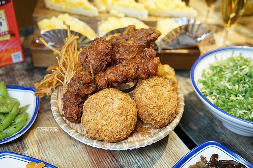 台中超狂拉麵+浮誇關廟鳳梨吃到飽只要399元，光嗑整顆關廟鳳梨、鳳梨啤酒就回本，再爽嗑40道以上食材！！