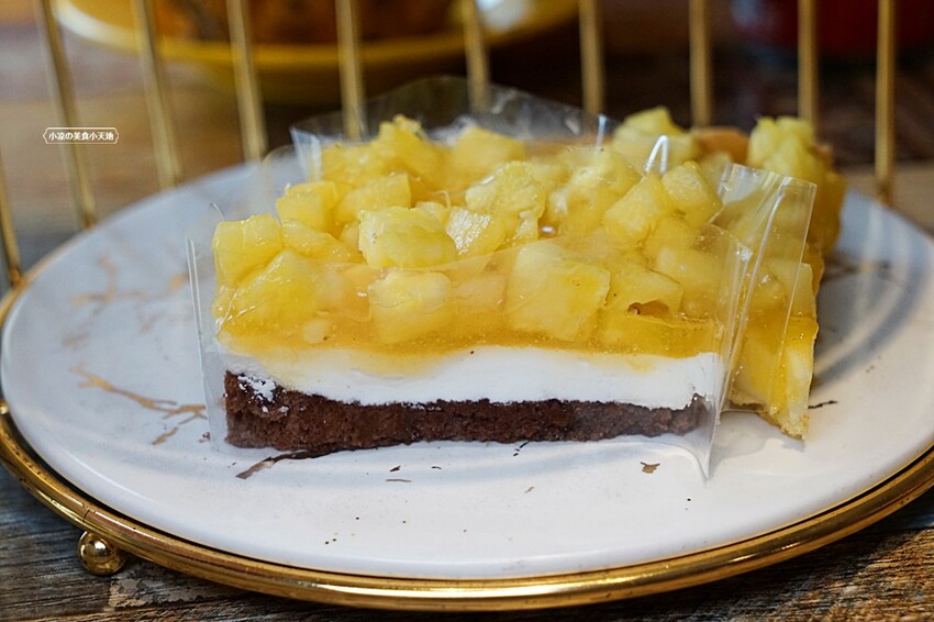 台中超狂拉麵+浮誇關廟鳳梨吃到飽只要399元，光嗑整顆關廟鳳梨、鳳梨啤酒就回本，再爽嗑40道以上食材！！