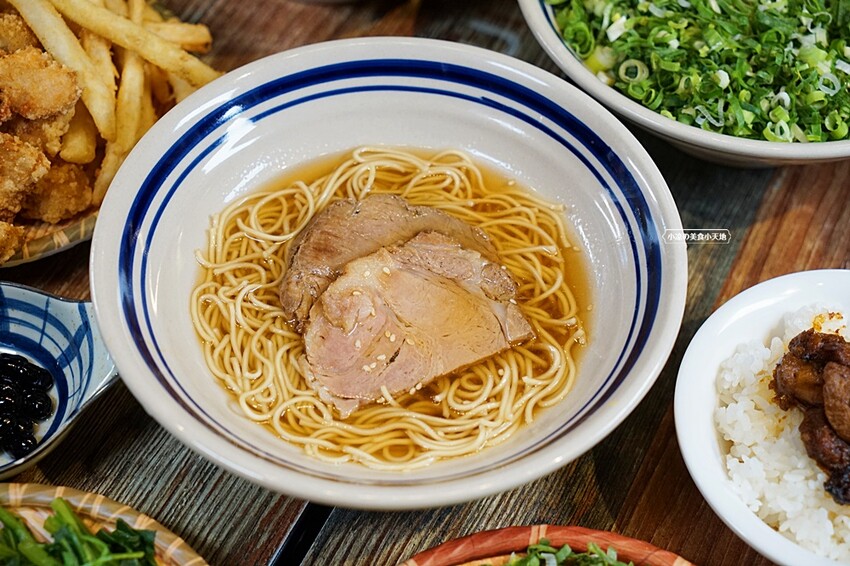 台中超狂拉麵+浮誇關廟鳳梨吃到飽只要399元，光嗑整顆關廟鳳梨、鳳梨啤酒就回本，再爽嗑40道以上食材！！