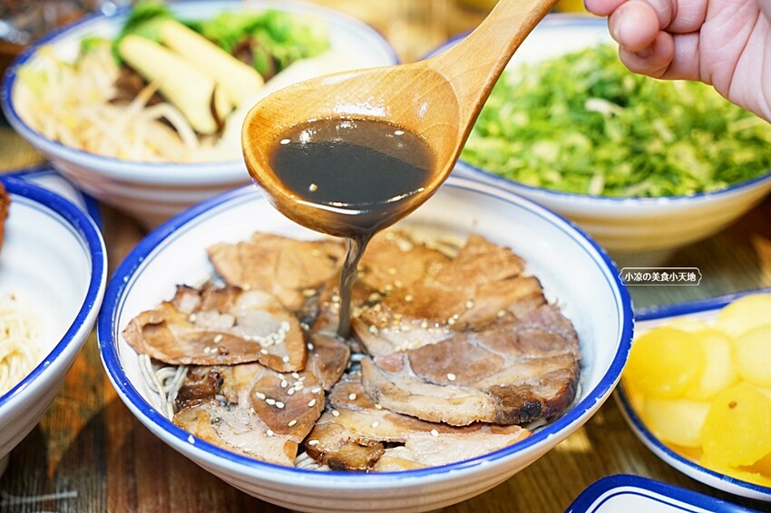 台中超狂拉麵+浮誇關廟鳳梨吃到飽只要399元，光嗑整顆關廟鳳梨、鳳梨啤酒就回本，再爽嗑40道以上食材！！