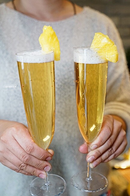 台中超狂拉麵+浮誇關廟鳳梨吃到飽只要399元，光嗑整顆關廟鳳梨、鳳梨啤酒就回本，再爽嗑40道以上食材！！