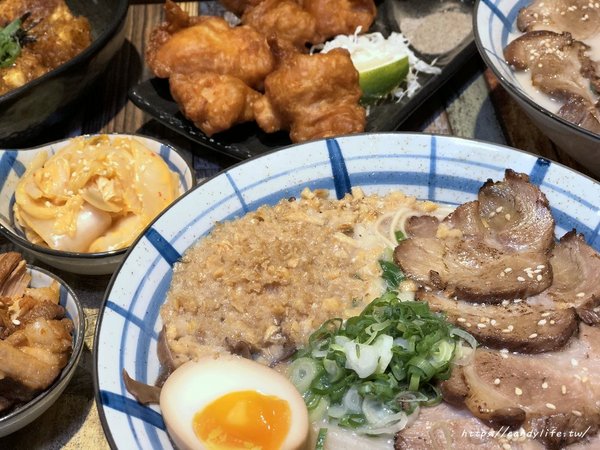 山禾堂拉麵-台中店:台中美食│山禾堂拉麵-台中店〃大里好吃拉麵推薦!拉麵只賣一種湯頭,每碗拉麵還可免費加麵2次~