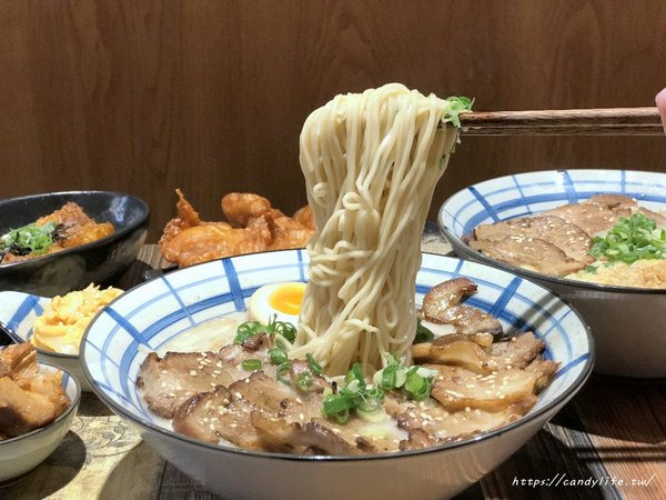 山禾堂拉麵-台中店:台中美食│山禾堂拉麵-台中店〃大里好吃拉麵推薦!拉麵只賣一種湯頭,每碗拉麵還可免費加麵2次~